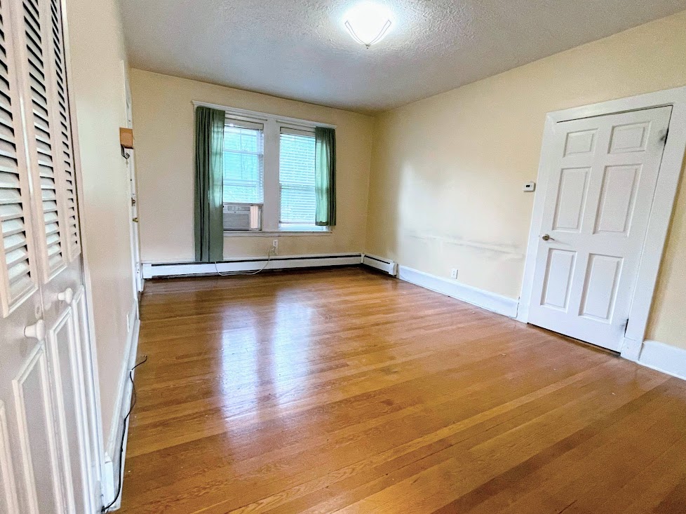 1734 Commonwealth Ave, Brighton