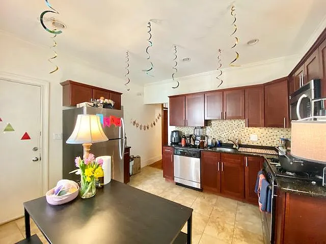 5 Iroquois, Mission Hill