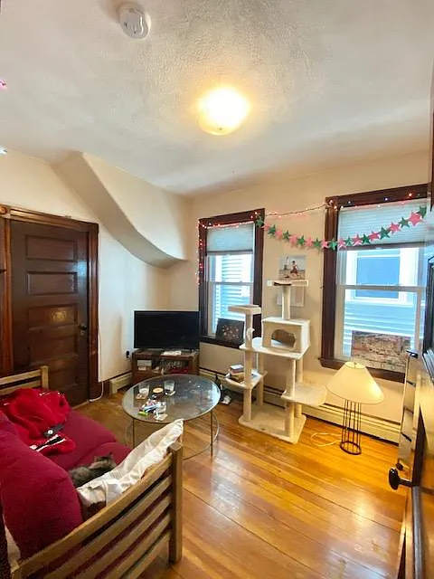 5 Iroquois, Mission Hill