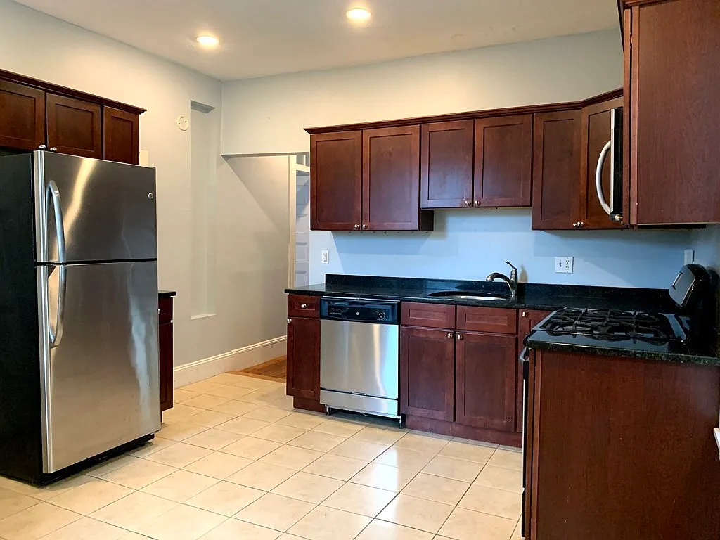 5 Iroquois, Mission Hill