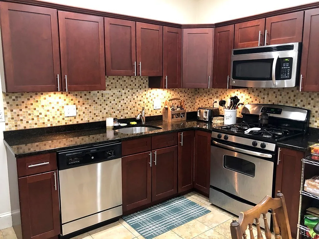 5 Iroquois, Mission Hill