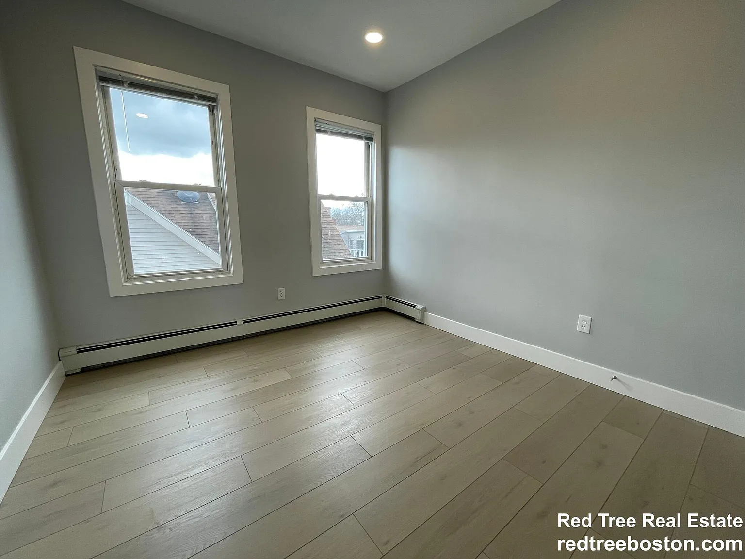 11 Pearl Ter, East Somerville