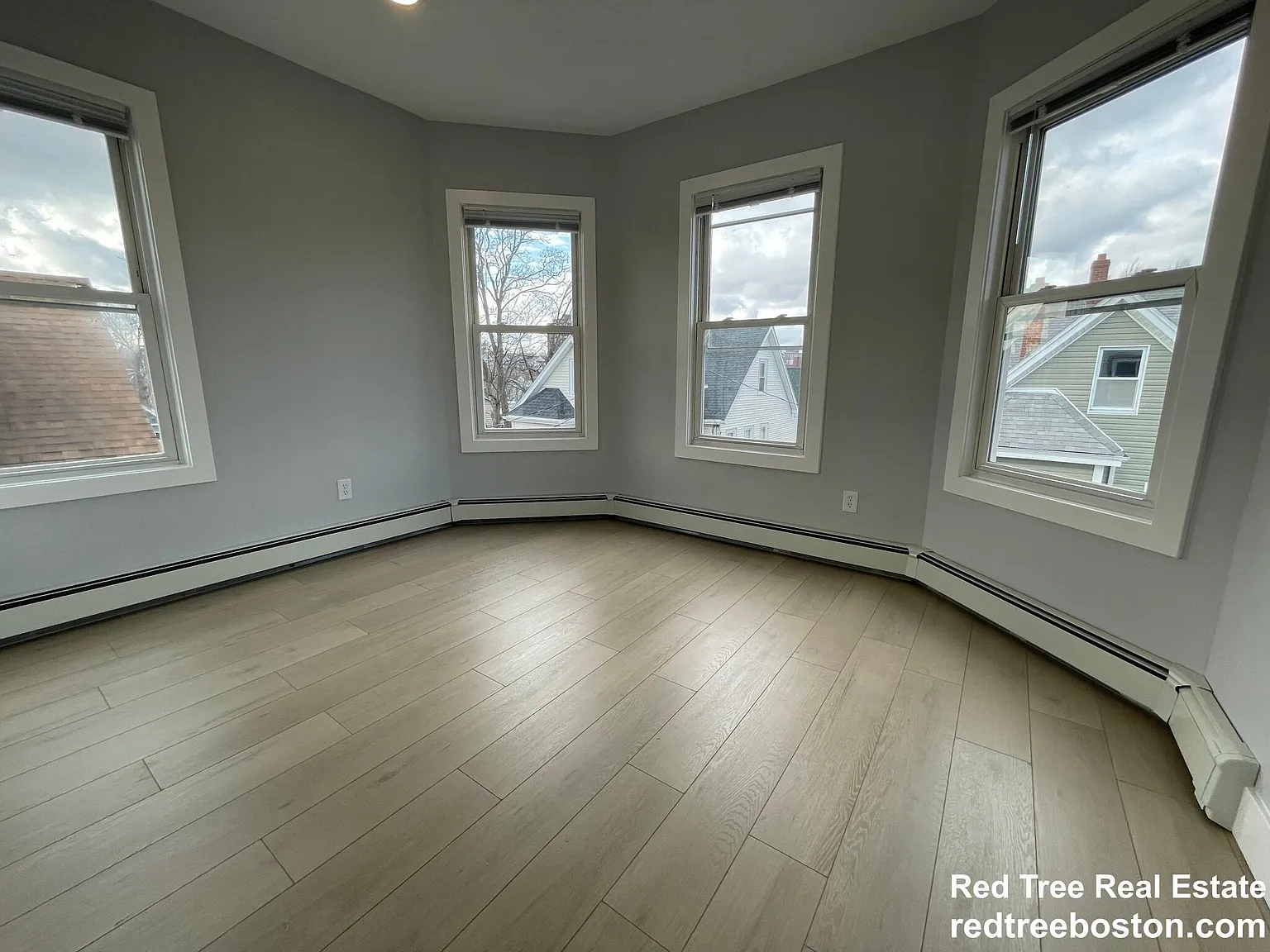 11 Pearl Ter, East Somerville