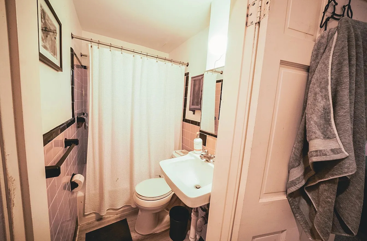 1872 Commonwealth Ave, Brighton