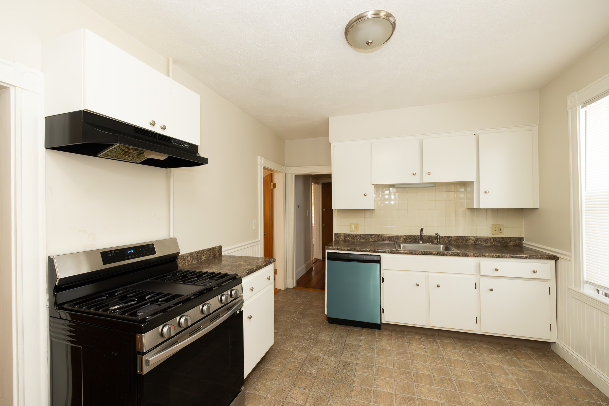 12 Grandview St, Roslindale