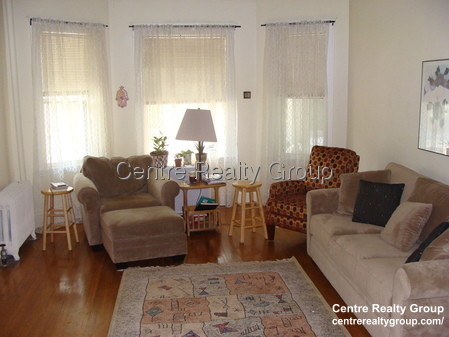3 bed, 1 bath apartment for rent at 674 Centre St Unit 2, Jamaica Plain — photo 3 of 12