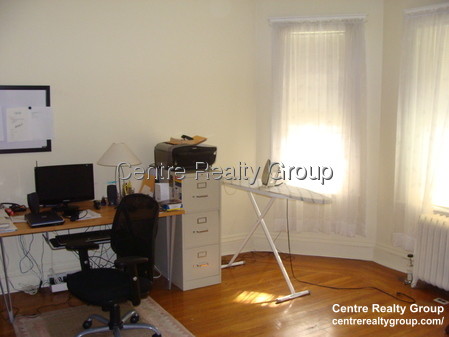 3 bed, 1 bath apartment for rent at 674 Centre St Unit 2, Newton Corner — photo 4 of 16