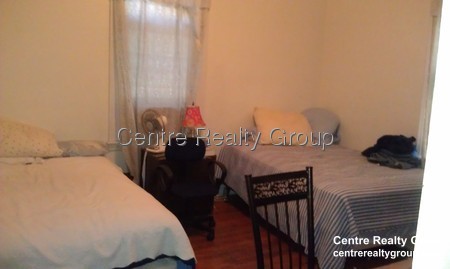 3 bed, 1 bath apartment for rent at 674 Centre St Unit 2, Jamaica Plain — photo 2 of 12