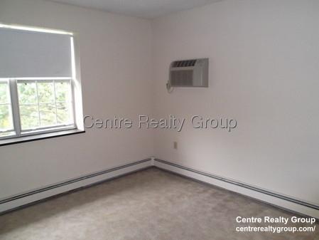 2 bed, 1 bath apartment for rent at 145 Lexington St Unit 22, Auburndale — photo 6 of 7