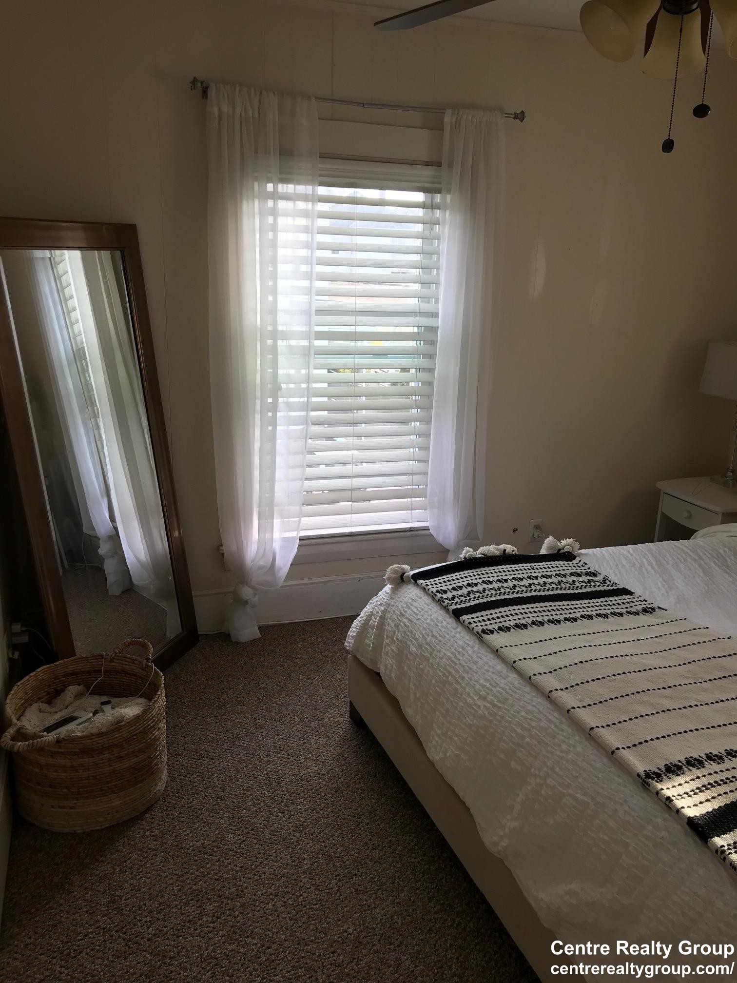 1.5 bed, 1 bath apartment for rent at 122 Chestnut St Unit 3, South Side — photo 2 of 11