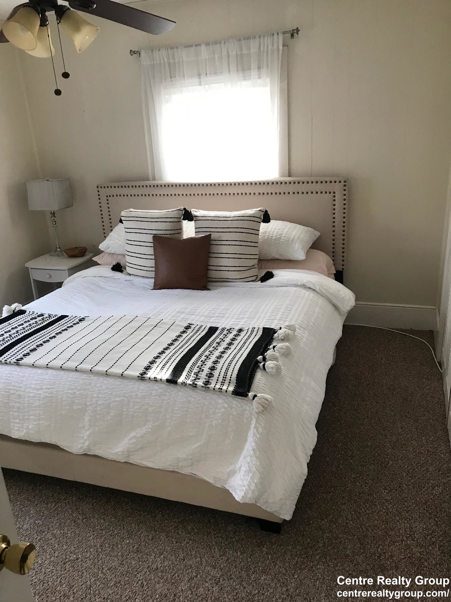 1.5 bed, 1 bath apartment for rent at 122 Chestnut St Unit 3, South Side — photo 3 of 11