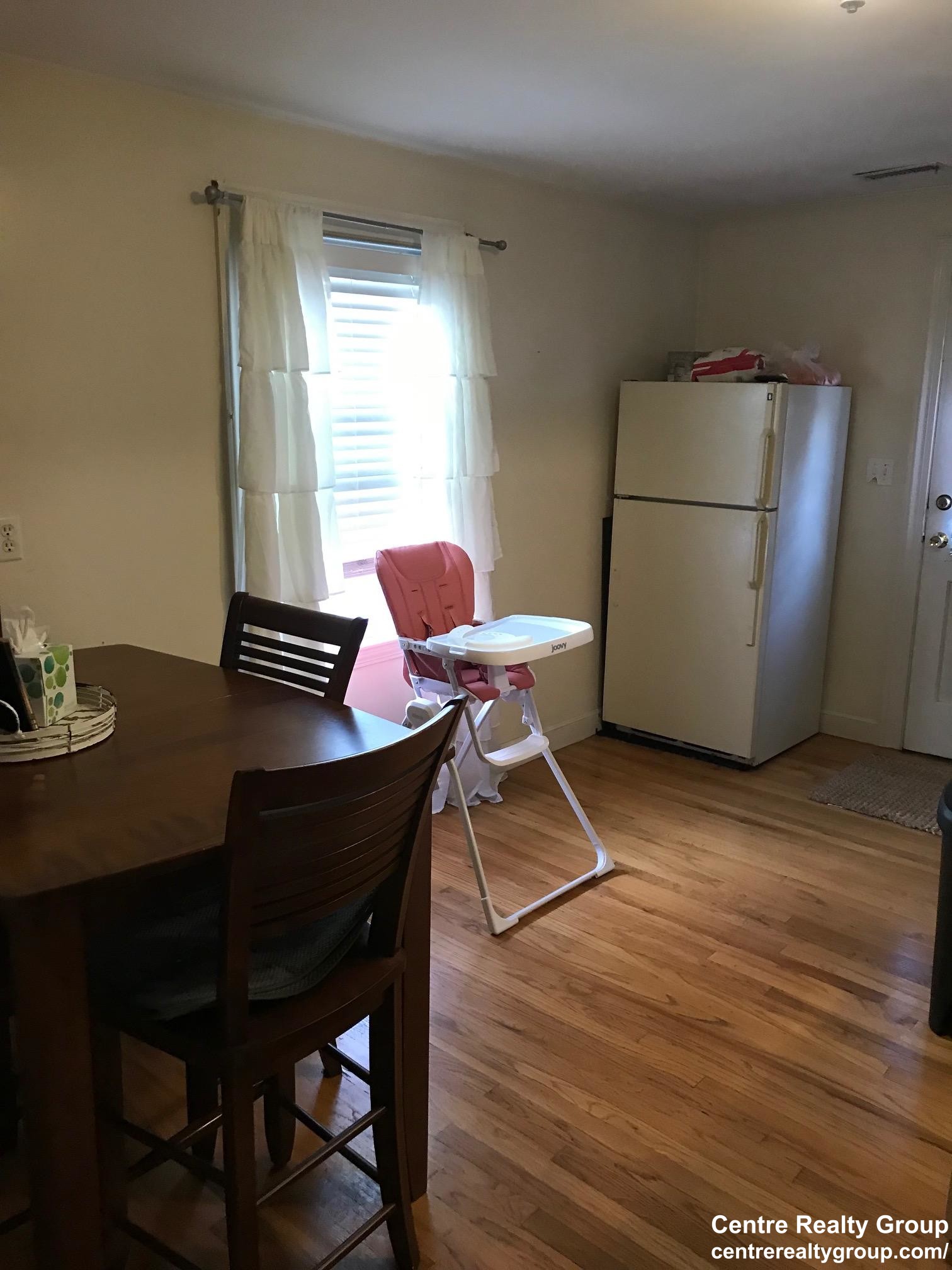 1.5 bed, 1 bath apartment for rent at 122 Chestnut St Unit 3, South Side — photo 5 of 11