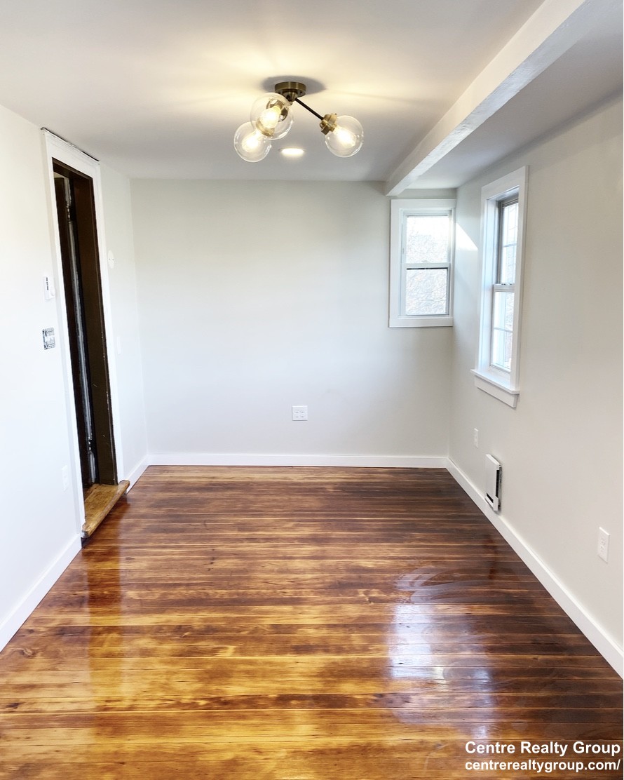 35 Sheafe St, Chestnut Hill