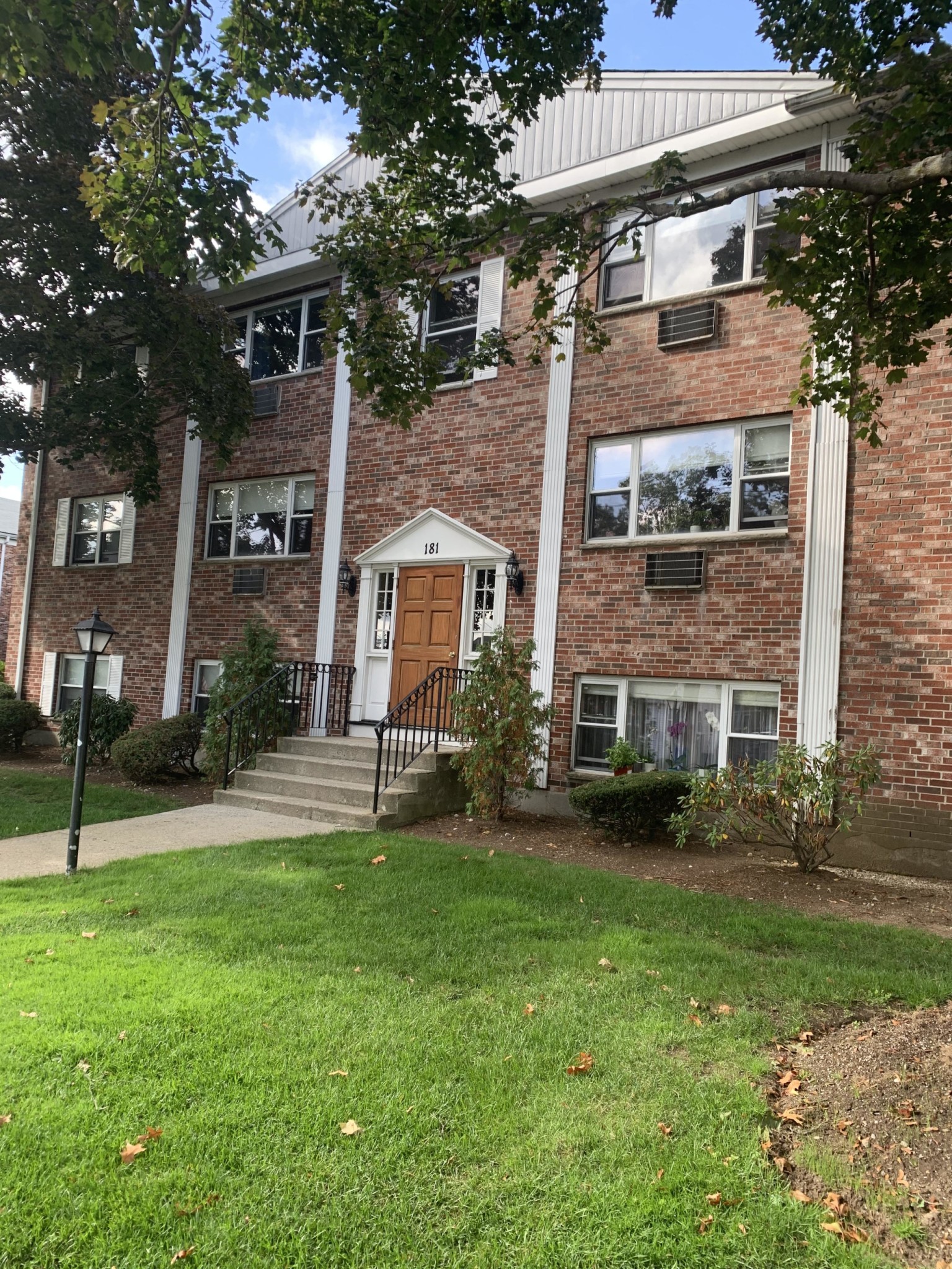 181 Lexington St, Auburndale