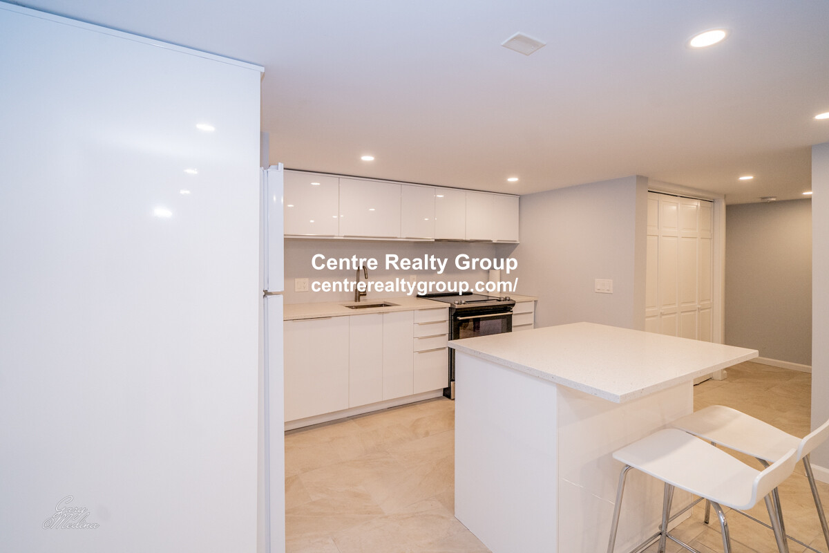 1546 Washington St, West Newton