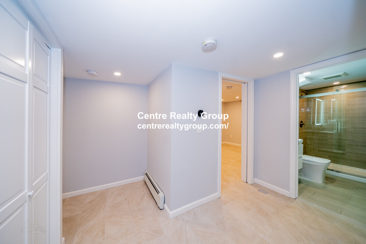 1546 Washington St, West Newton