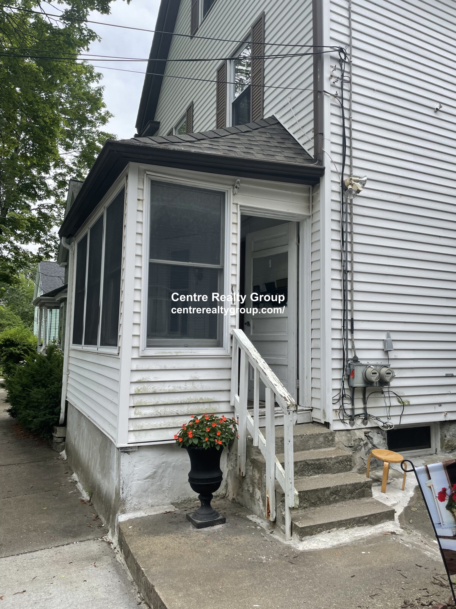 1.5 bed, 1 bath apartment for rent at 17 Abbott St Unit 1, Newton Upper Falls — photo 3 of 32