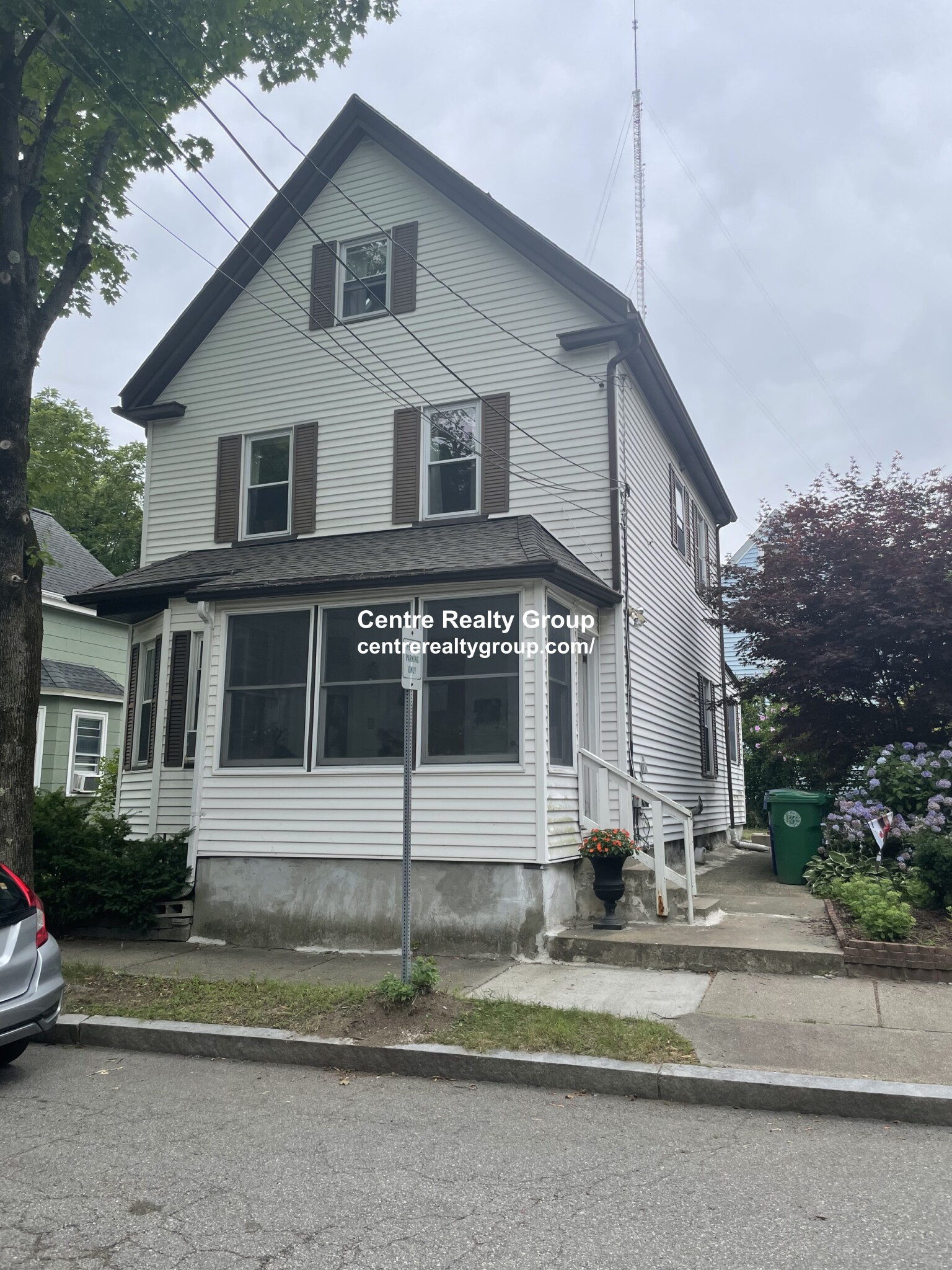 1.5 bed, 1 bath apartment for rent at 17 Abbott St Unit 1, Newton Upper Falls — photo 1 of 32