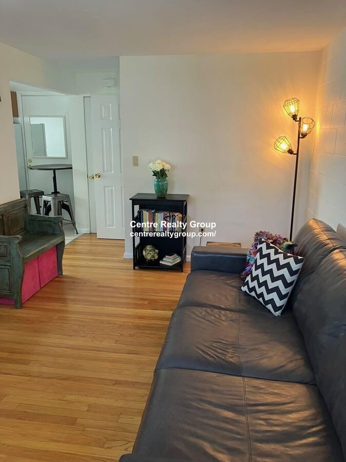 1 bed, 1 bath apartment for rent at 243 Lake St Unit 12, Lakeview — photo 14 of 18