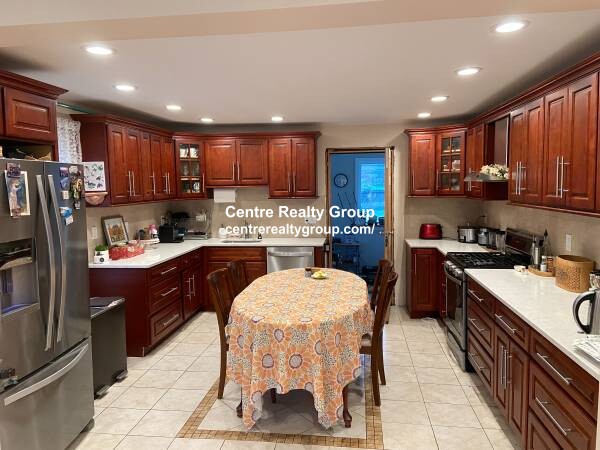 4 bed, 4+ bath apartment for rent at 27 Hamilton Pl Unit 4, Needham Heights — photo 4 of 10