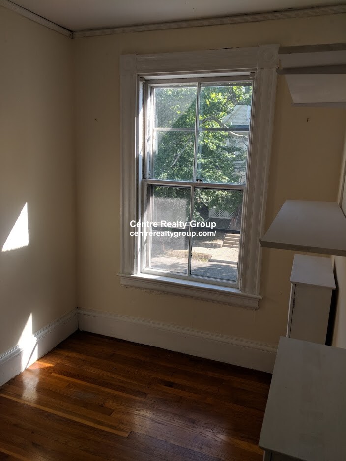 3 bed, 1 bath apartment for rent at 53 Eddy St Unit 2, West Newton — photo 4 of 10