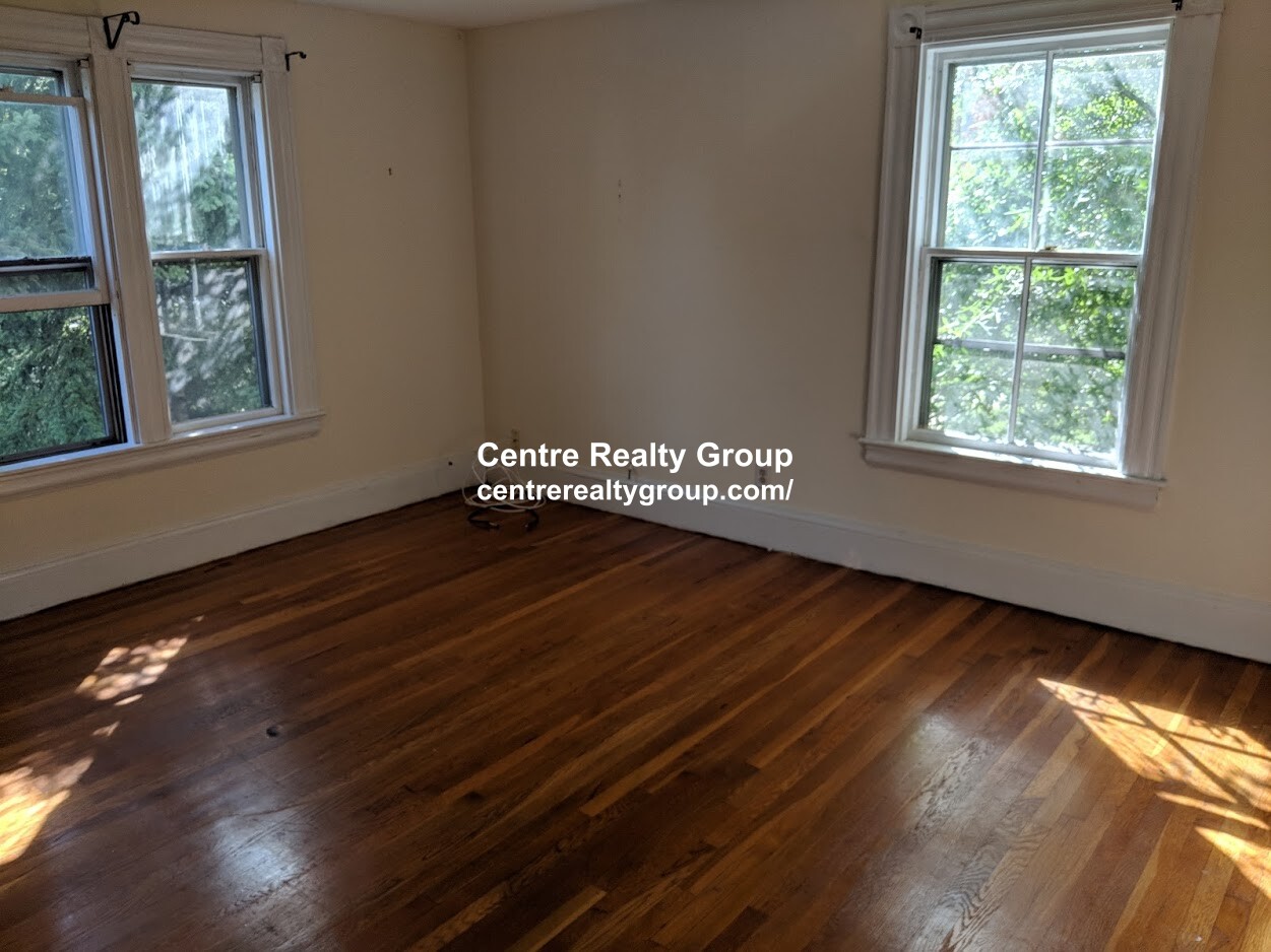 3 bed, 1 bath apartment for rent at 53 Eddy St Unit 2, West Newton — photo 2 of 10