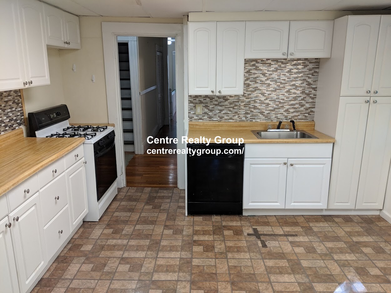 3 bed, 1 bath apartment for rent at 53 Eddy St Unit 2, West Newton — photo 3 of 10
