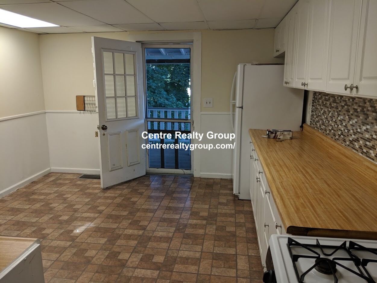 3 bed, 1 bath apartment for rent at 53 Eddy St Unit 2, West Newton — photo 5 of 10