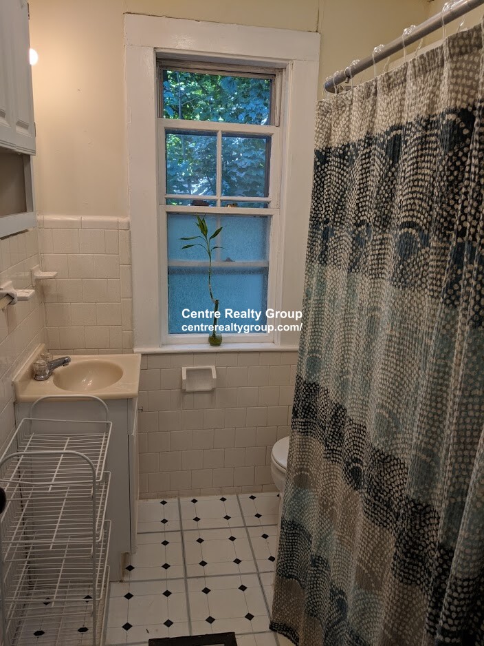 3 bed, 1 bath apartment for rent at 53 Eddy St Unit 2, West Newton — photo 9 of 10