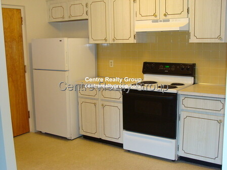 2 bed, 1 bath apartment for rent at 89 Lexington St Unit 17, Auburndale — photo 2 of 3