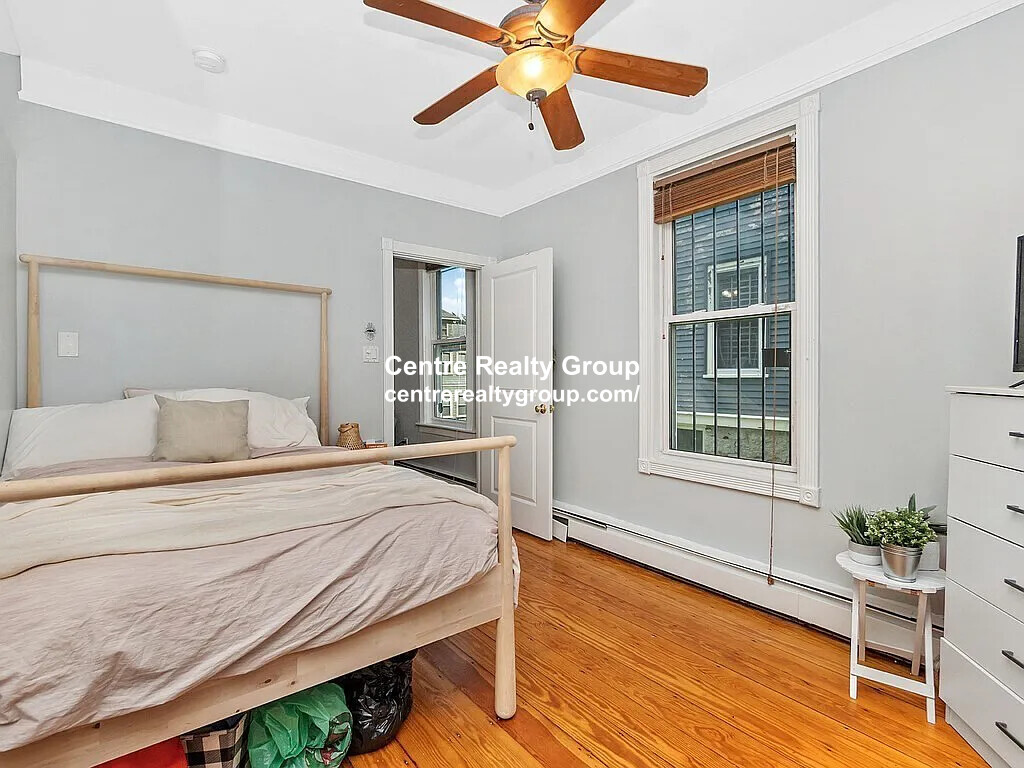 180 Hillside St, Mission Hill