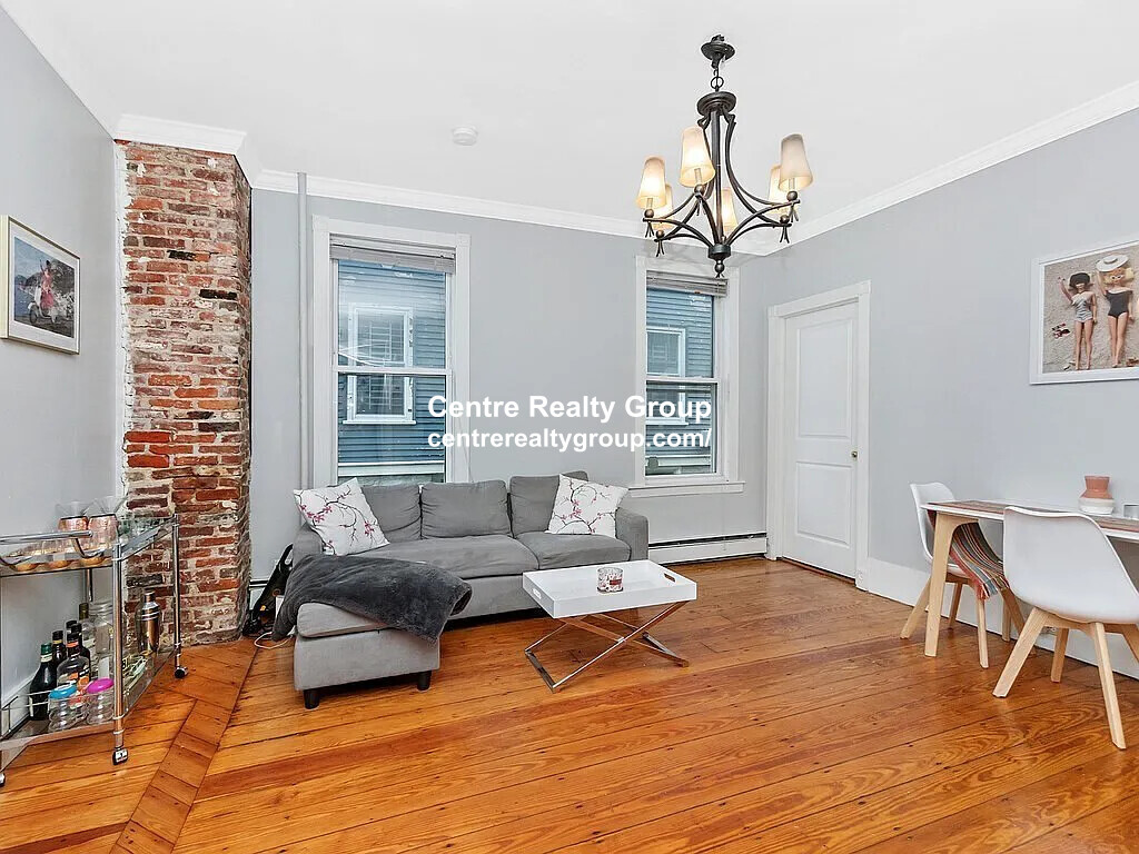 180 Hillside St, Mission Hill