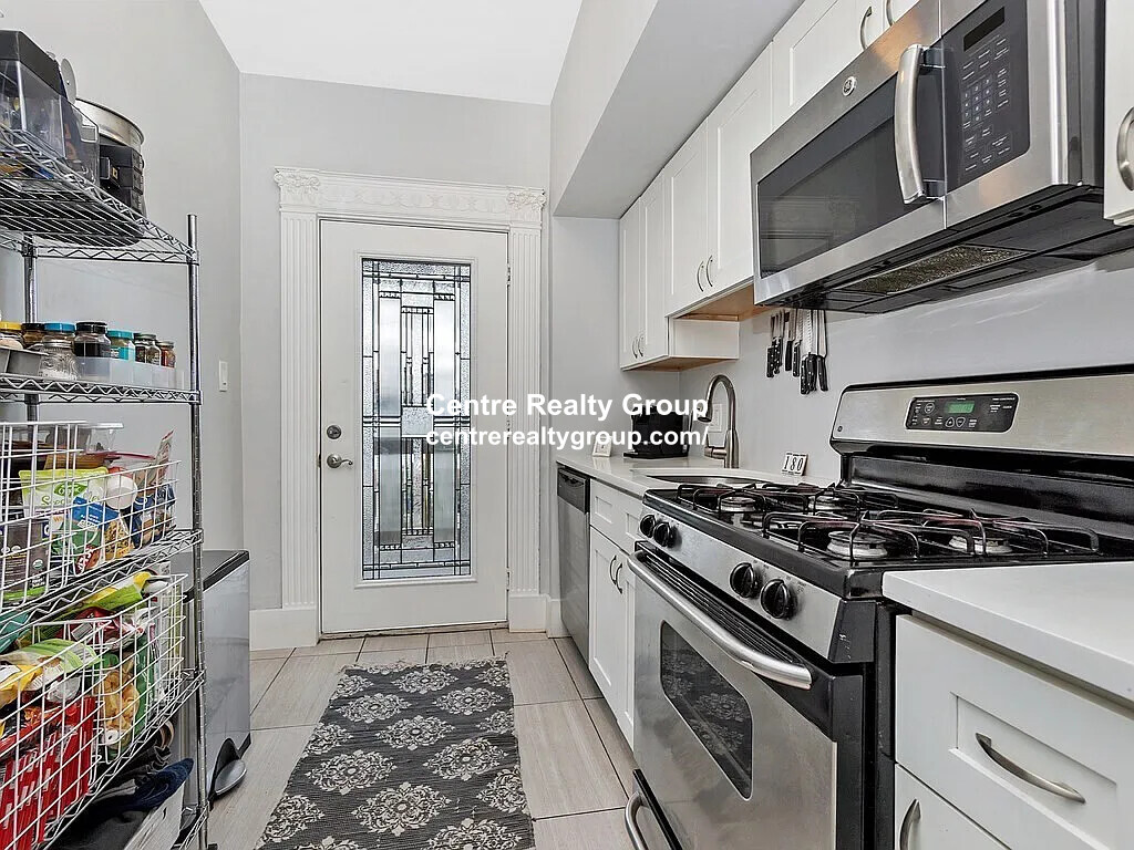 180 Hillside St, Mission Hill