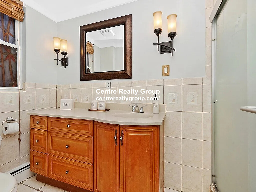 180 Hillside St, Mission Hill