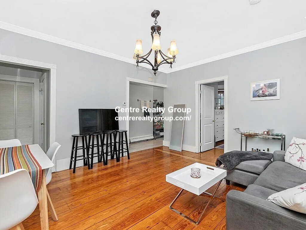 180 Hillside St, Mission Hill