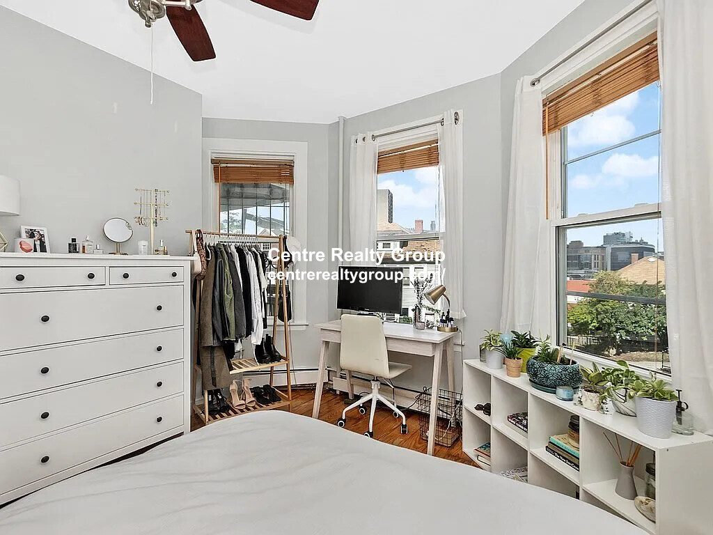 180 Hillside St, Mission Hill