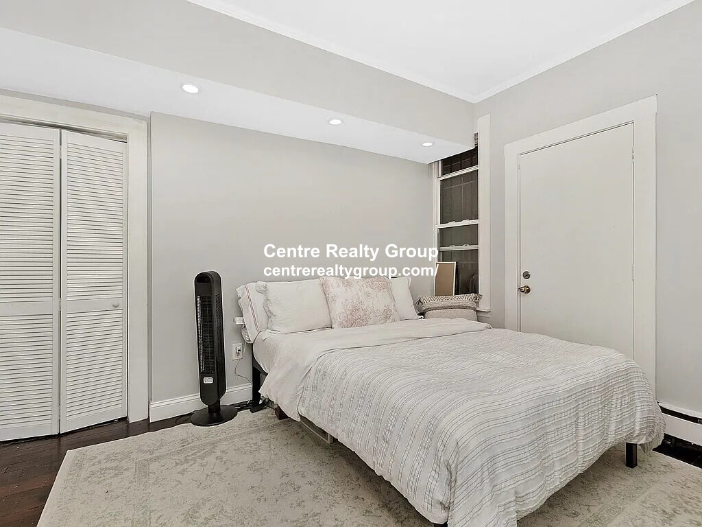 180 Hillside St, Mission Hill