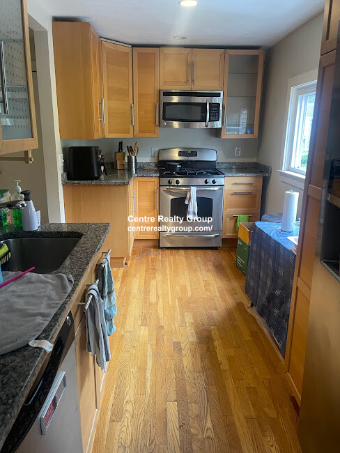 3 bed, 2 bath apartment for rent at 76 Austin St Unit 2, Newtonville — photo 9 of 9