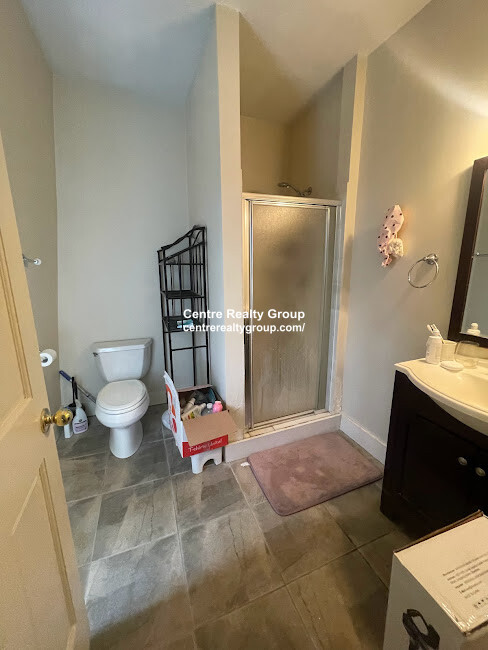 3 bed, 2 bath apartment for rent at 76 Austin St Unit 2, Newtonville — photo 7 of 9