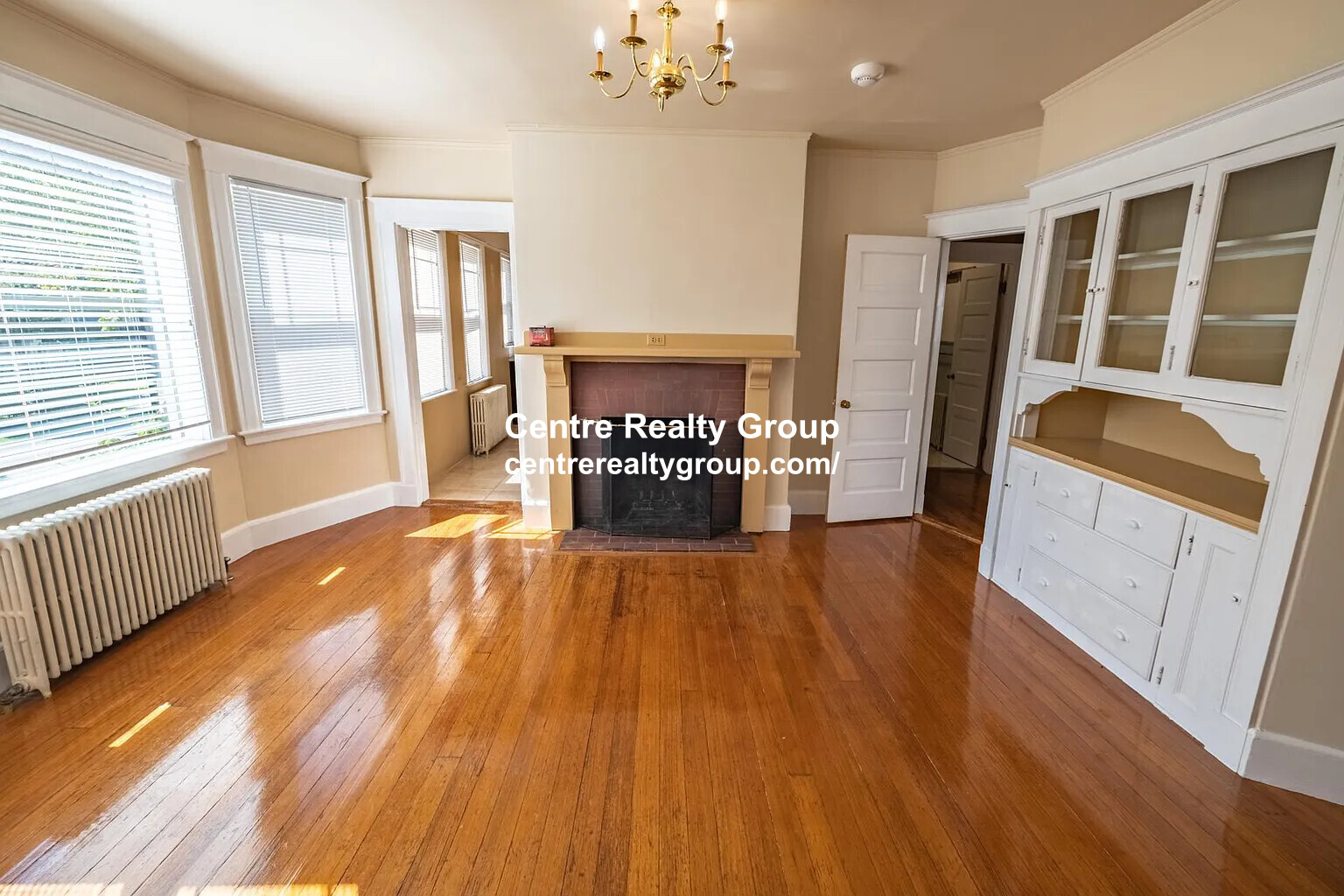 87 Glen Ave, Newton Center