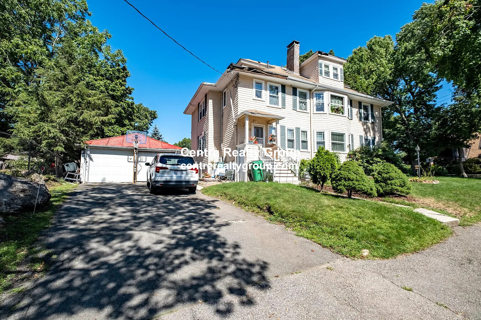 87 Glen Ave, Newton Center