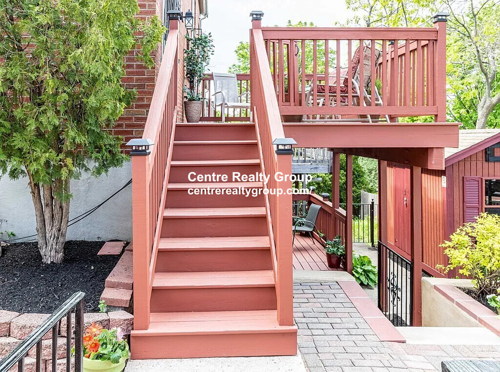 35 Fort Ave, Roxbury