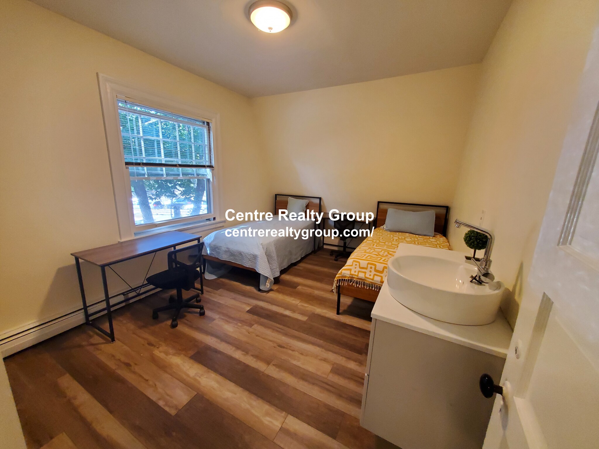 3 bed, 1.5 bath apartment for rent at 1106 Boylston St Unit 1, Fenway — photo 7 of 13