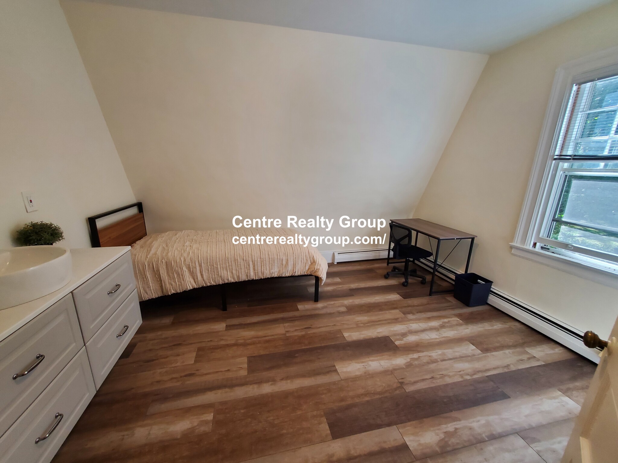 3 bed, 1.5 bath apartment for rent at 1106 Boylston St Unit 1, Fenway — photo 10 of 13