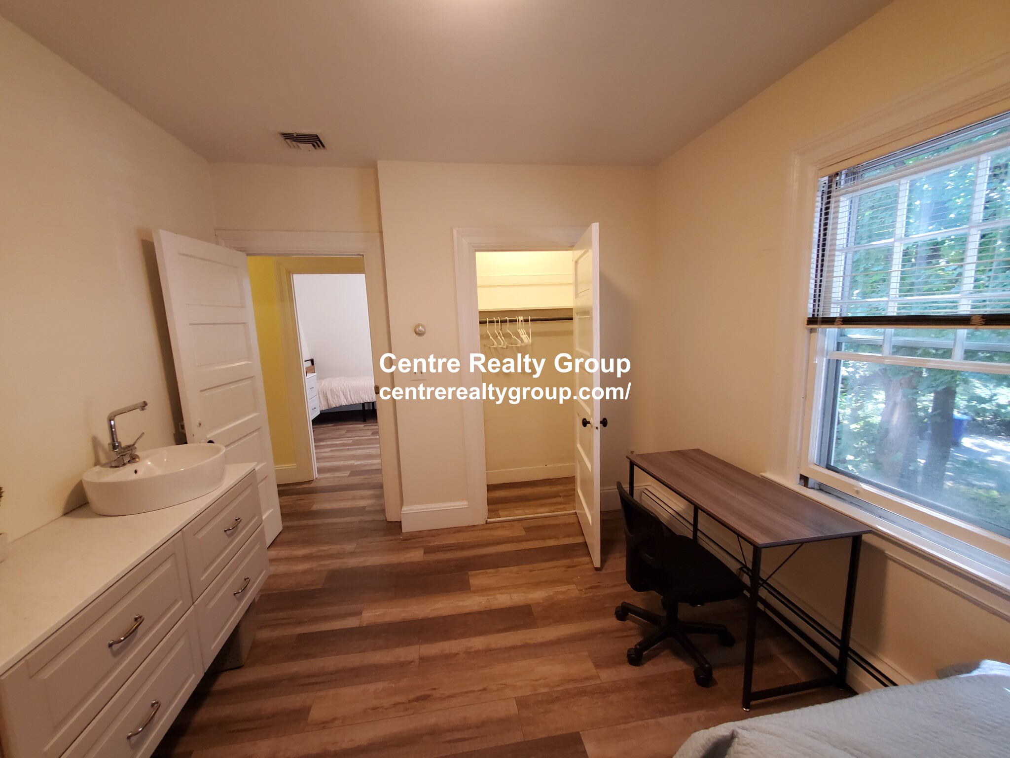 3 bed, 1.5 bath apartment for rent at 1106 Boylston St Unit 1, Fenway — photo 6 of 13