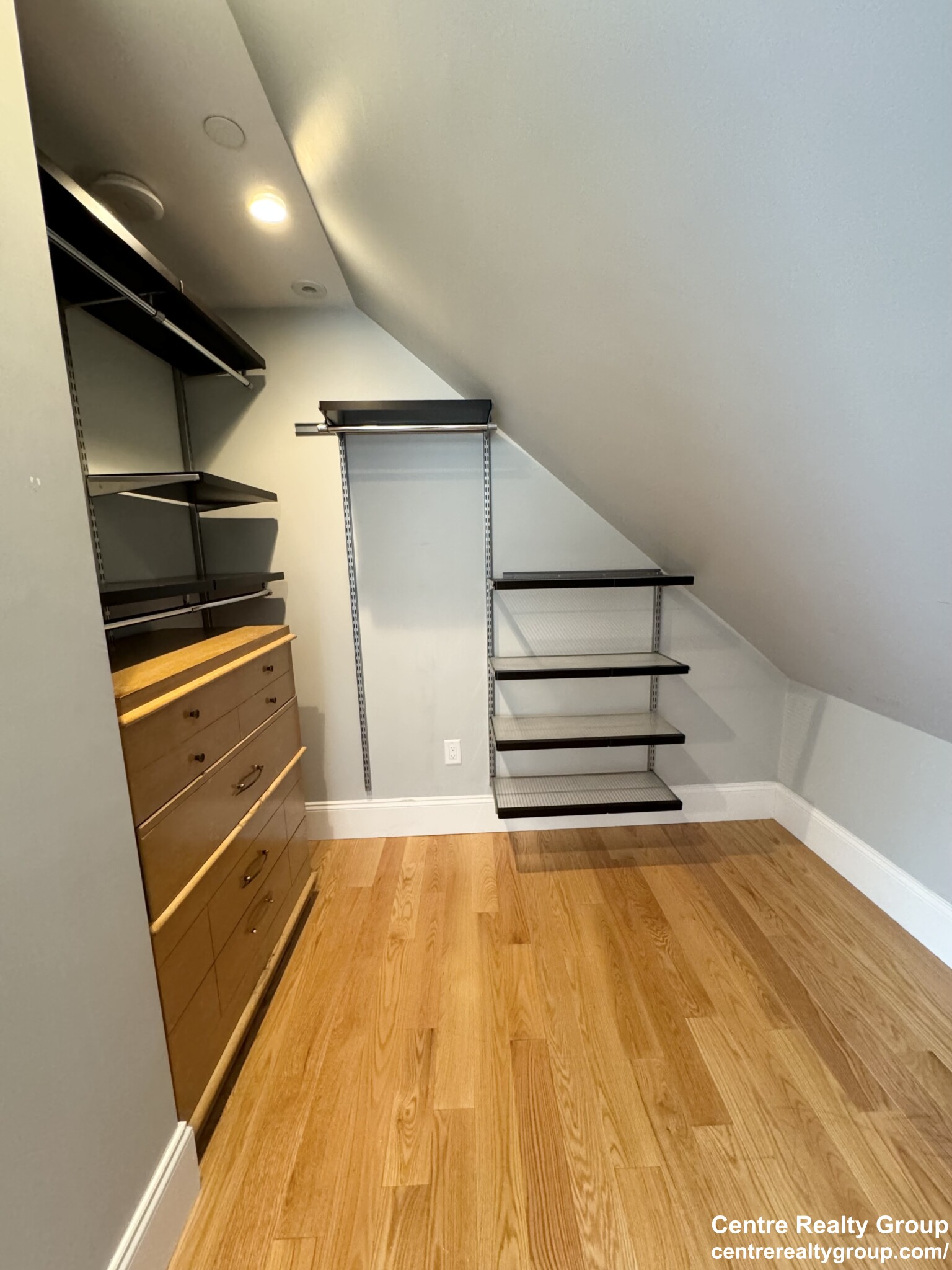 180 Hillside St, Mission Hill