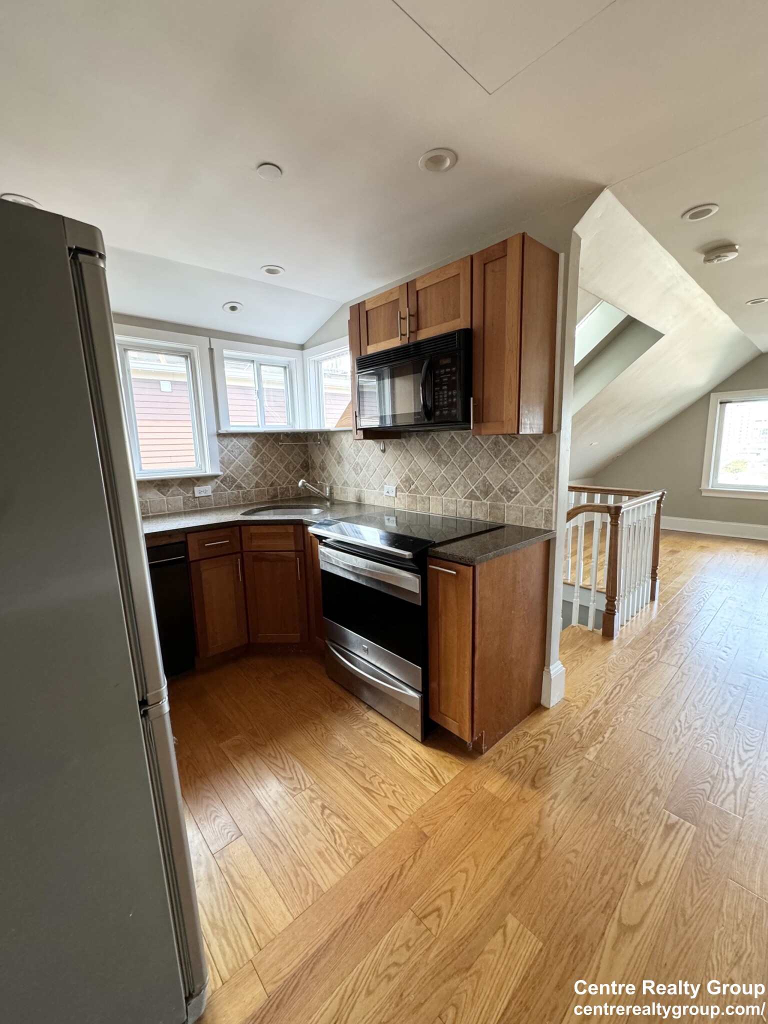 180 Hillside St, Mission Hill