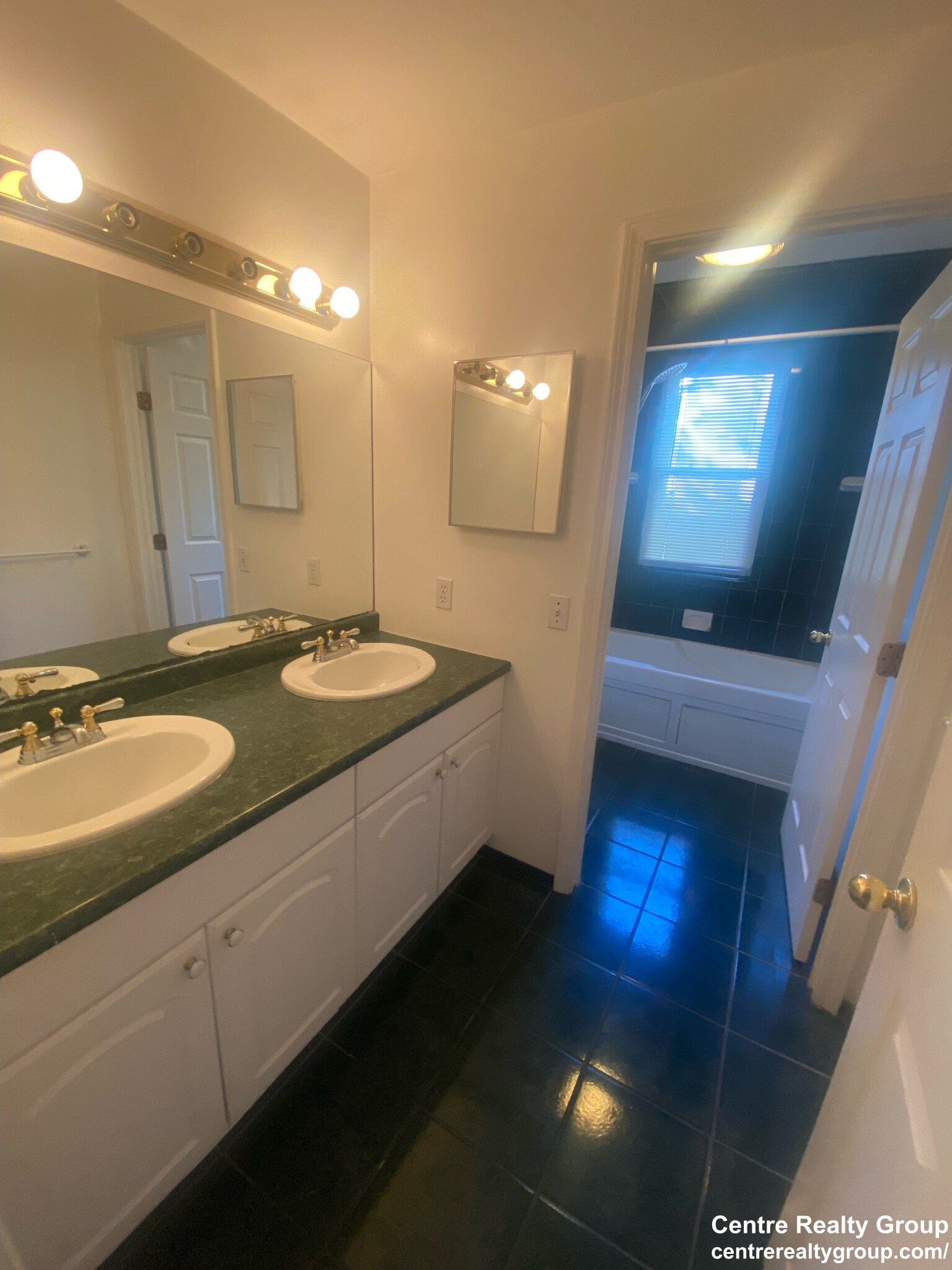 44 Champney, Brighton