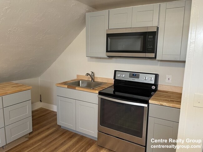 6 bed, 4+ bath apartment for rent at 755 South St Unit 2, Roberts — photo 1 of 5