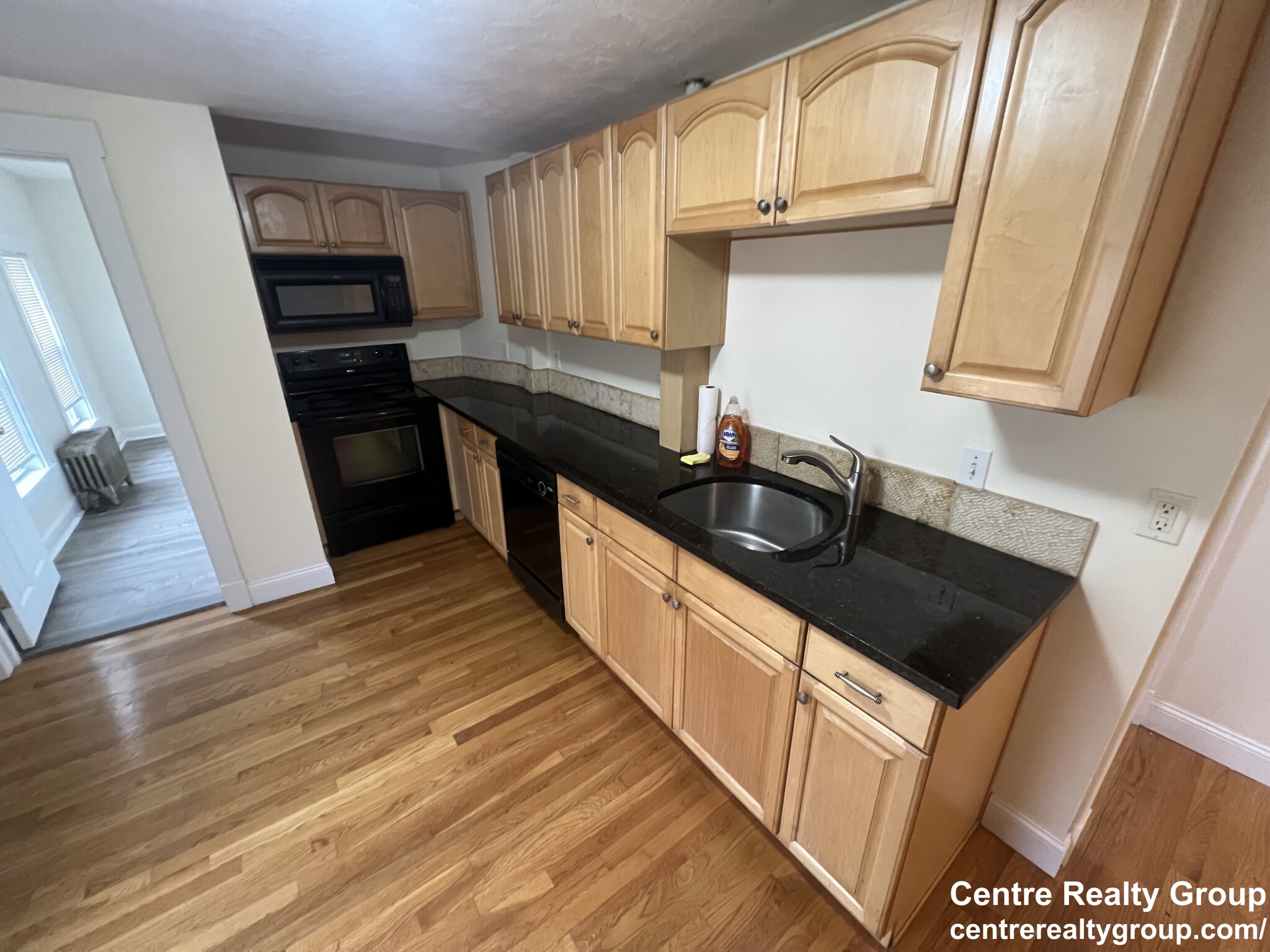 3 bed, 2 bath apartment for rent at 3 Brown St Unit 3, South Side — photo 13 of 20